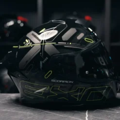 Scorpion EXO-530 Fond Black Neon Yellow