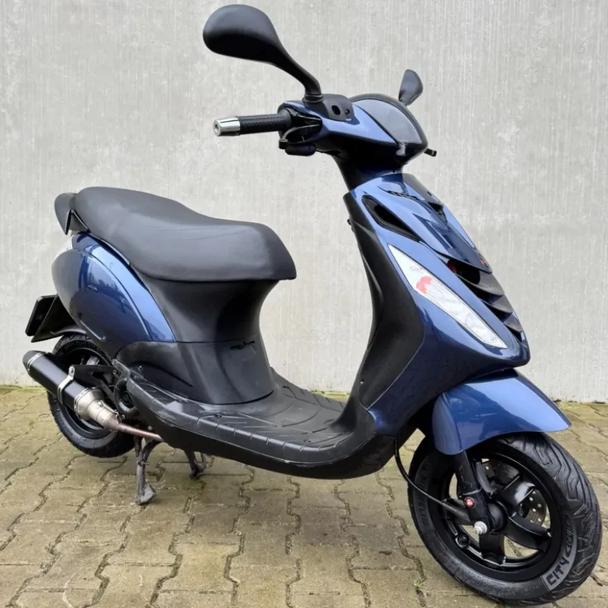 SOLD PIAGGIO Zip 45km/h FHK-69-J