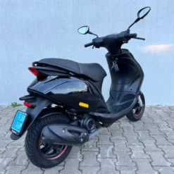 SOLD PIAGGIO Zip 25km/h FJB-16-P
