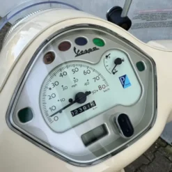 SOLD Vespa LX 50 D-343-RR