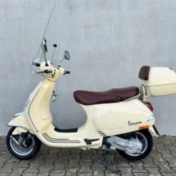 SOLD Vespa LX 50 D-343-RR