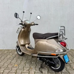 SOLD Vespa LX 50 F-180-GT
