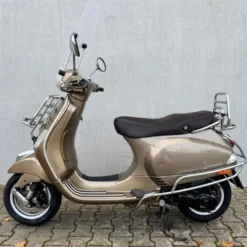 SOLD Vespa LX 50 F-180-GT