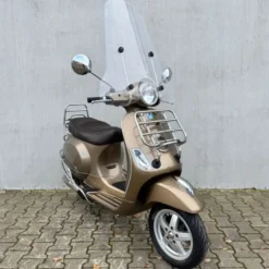 SOLD Vespa LX 50 F-180-GT