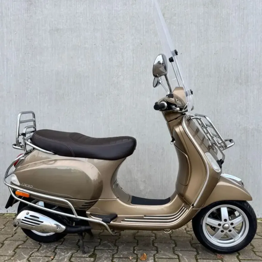 SOLD Vespa LX 50 F-180-GT