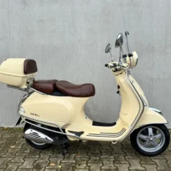 SOLD Vespa LXV 125 MV-ZN-63