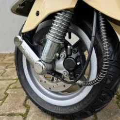 SOLD Vespa LXV 125 MV-ZN-63