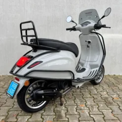 SOLD Vespa Primavera Custom Chalk Grey/Krijt Grijs FFD-52-F