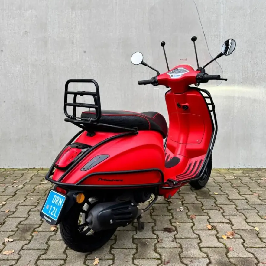 SOLD Vespa Primavera Mat Rood DRN-12-L