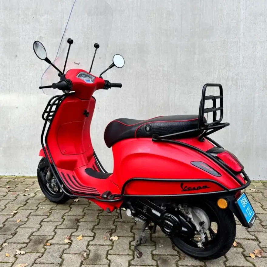 SOLD Vespa Primavera Mat Rood DRN-12-L