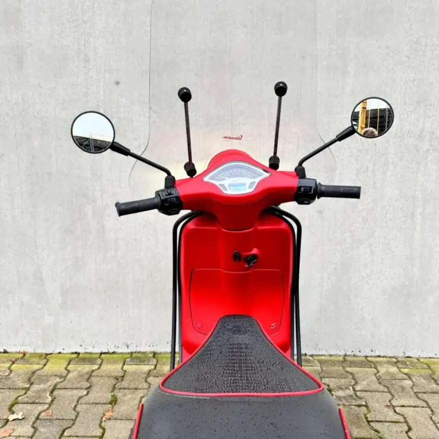 SOLD Vespa Primavera Mat Rood DRN-12-L