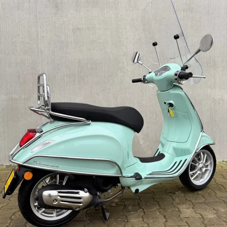 SOLD Vespa Primavera Verde Relax DTZ-74-T