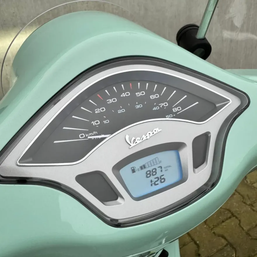 SOLD Vespa Primavera Verde Relax DTZ-74-T