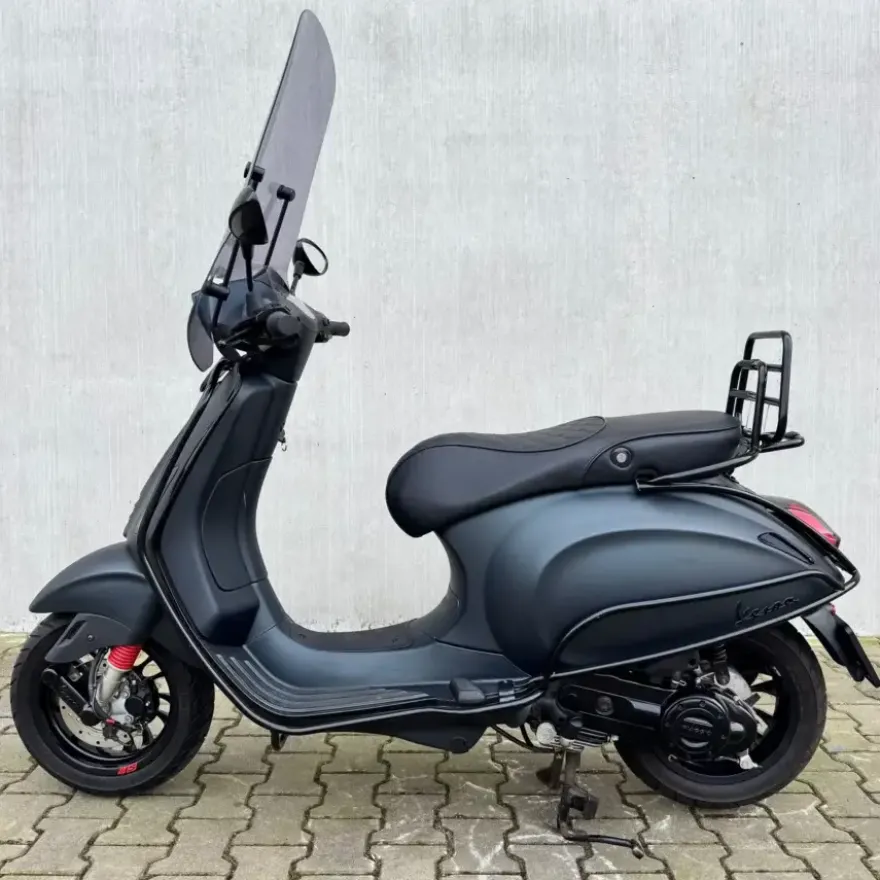 SOLD Vespa Sprint Custom Black to Blue DNH-97-P