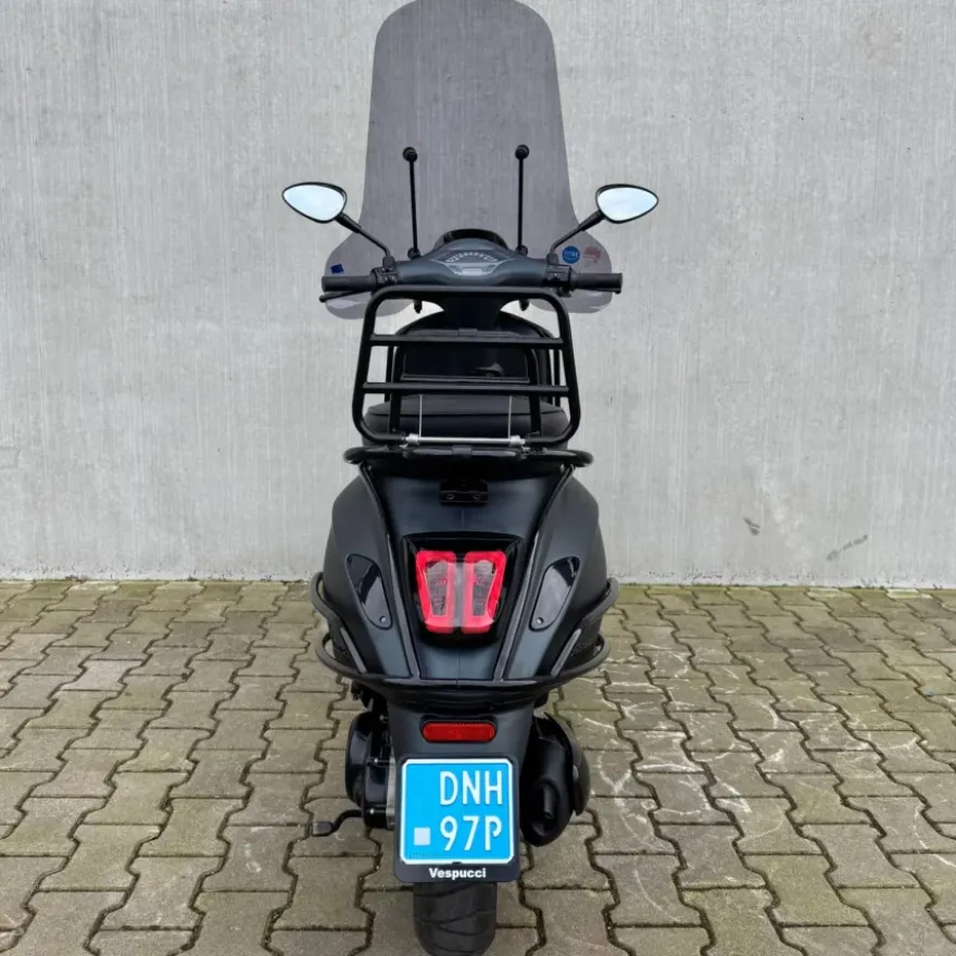 SOLD Vespa Sprint Custom Black to Blue DNH-97-P