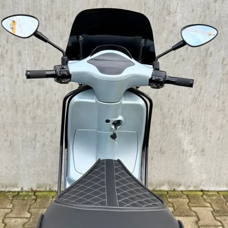 SOLD Vespa Sprint Custom Crystal Meth FFG-54-L