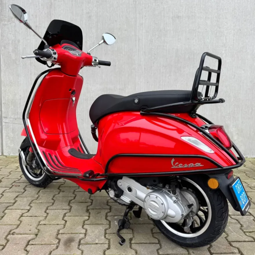 SOLD Vespa Sprint Glans Rood DRF-80-P