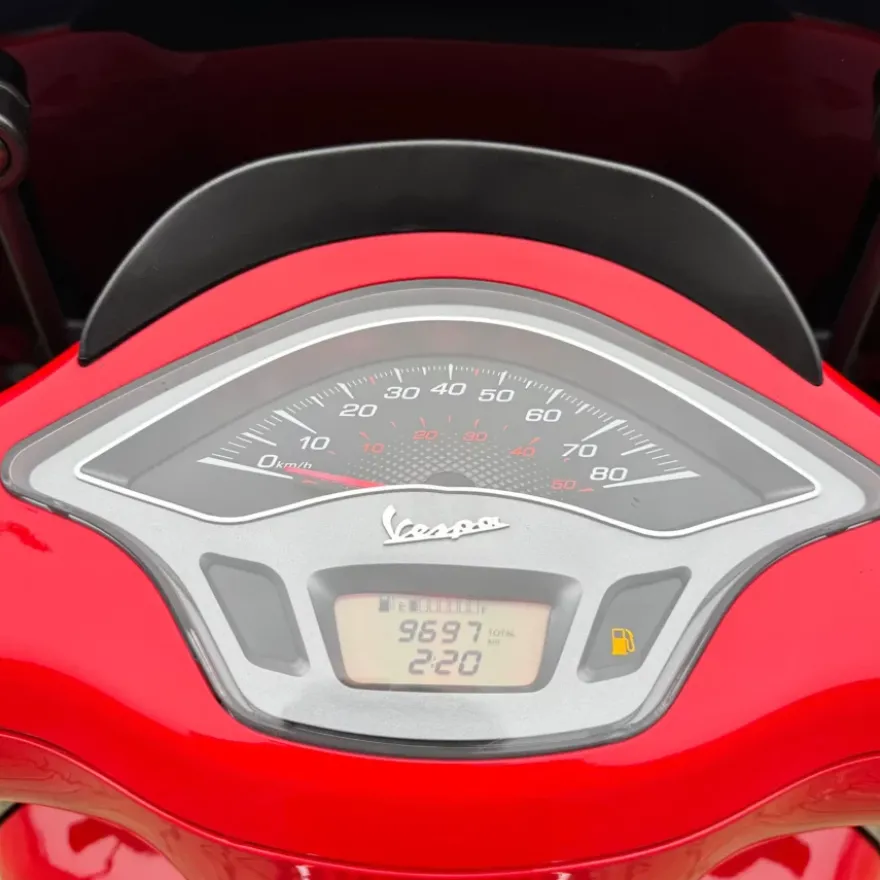 SOLD Vespa Sprint Glans Rood DRF-80-P