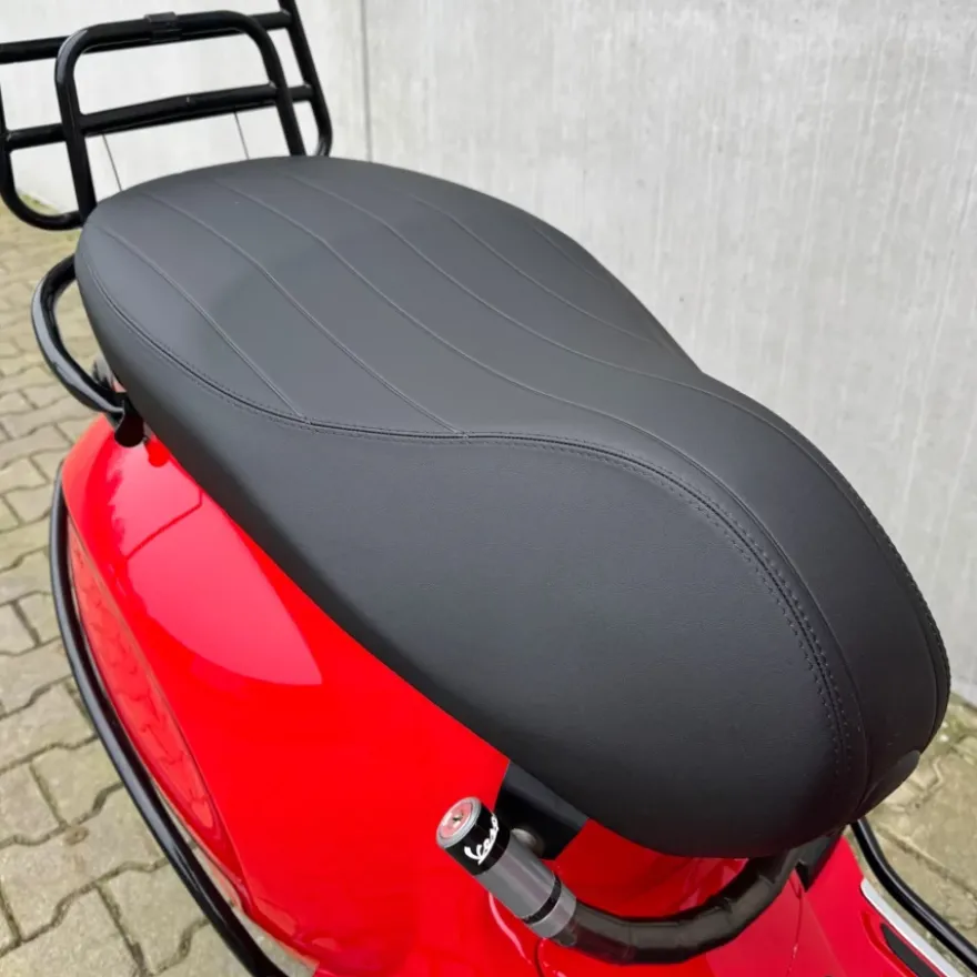 SOLD Vespa Sprint Glans Rood DRF-80-P