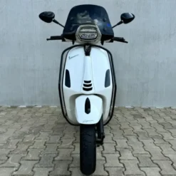 SOLD VESPA Sprint Glans wit FHG-87-R