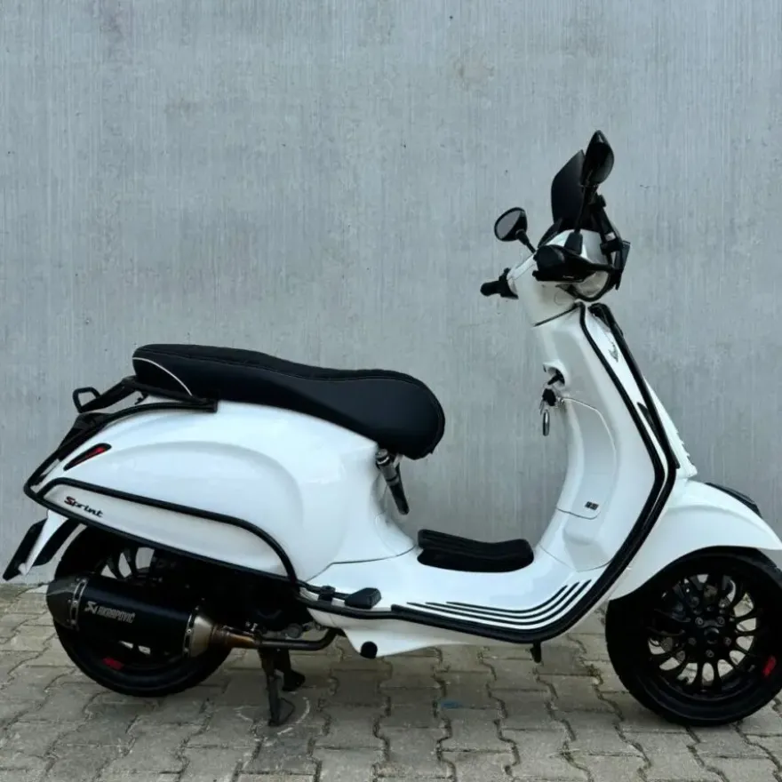 SOLD VESPA Sprint Glans wit FHG-87-R