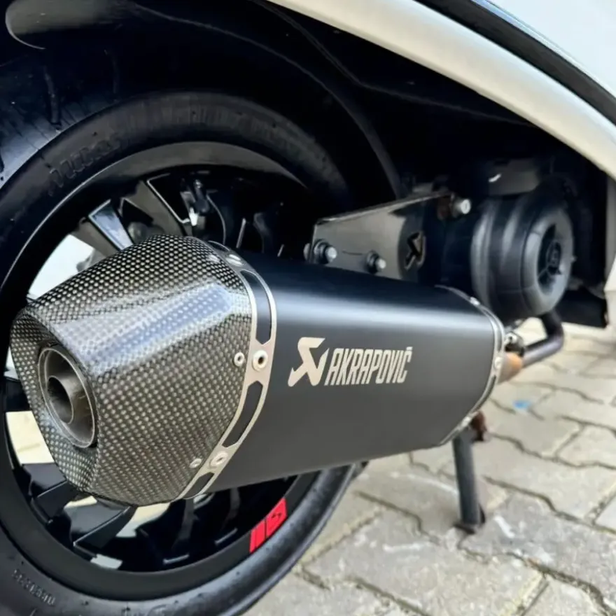 SOLD VESPA Sprint Glans wit FHG-87-R