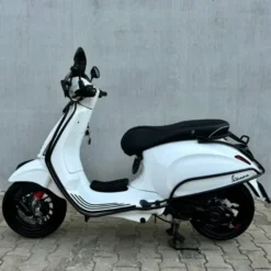 SOLD VESPA Sprint Glans wit FHG-87-R