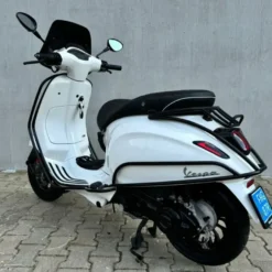 SOLD VESPA Sprint Glans wit FHG-87-R