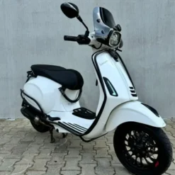 SOLD VESPA Sprint Glans wit FHG-87-R