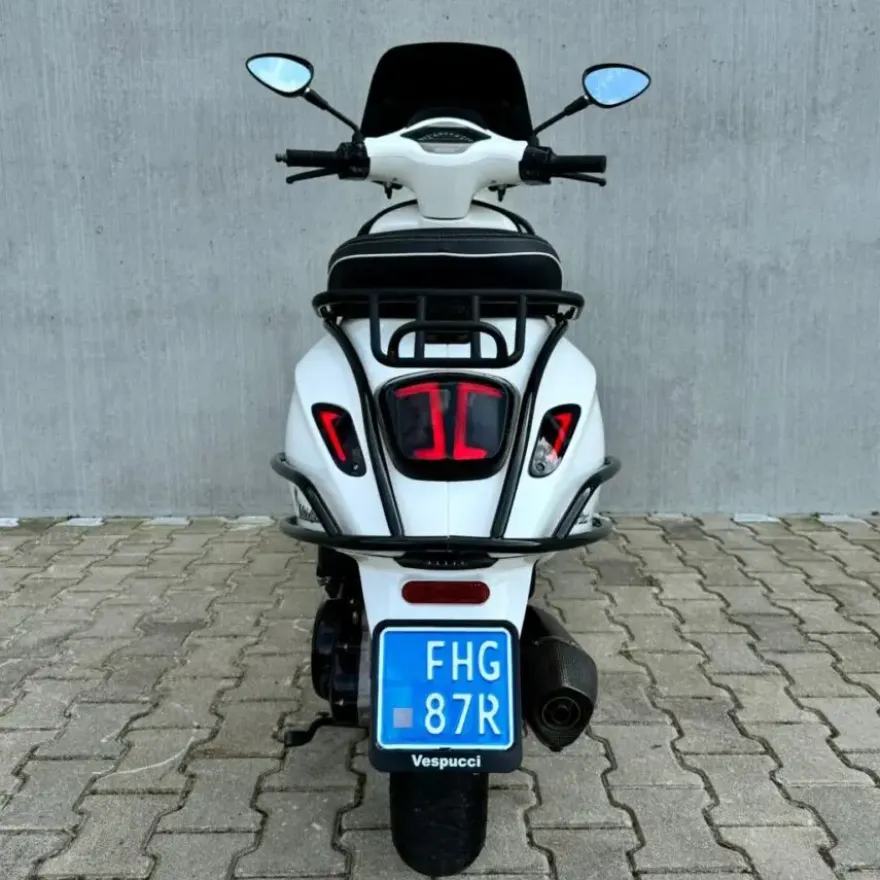 SOLD VESPA Sprint Glans wit FHG-87-R