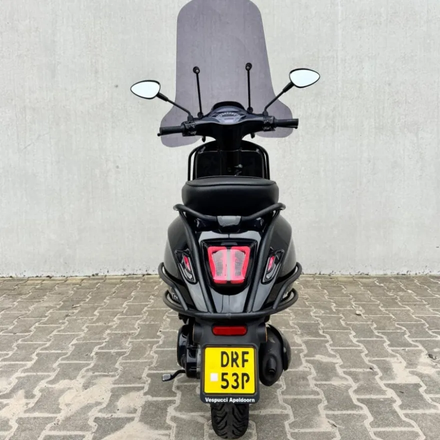 SOLD Vespa Sprint Glans Zwart DRF-53-P