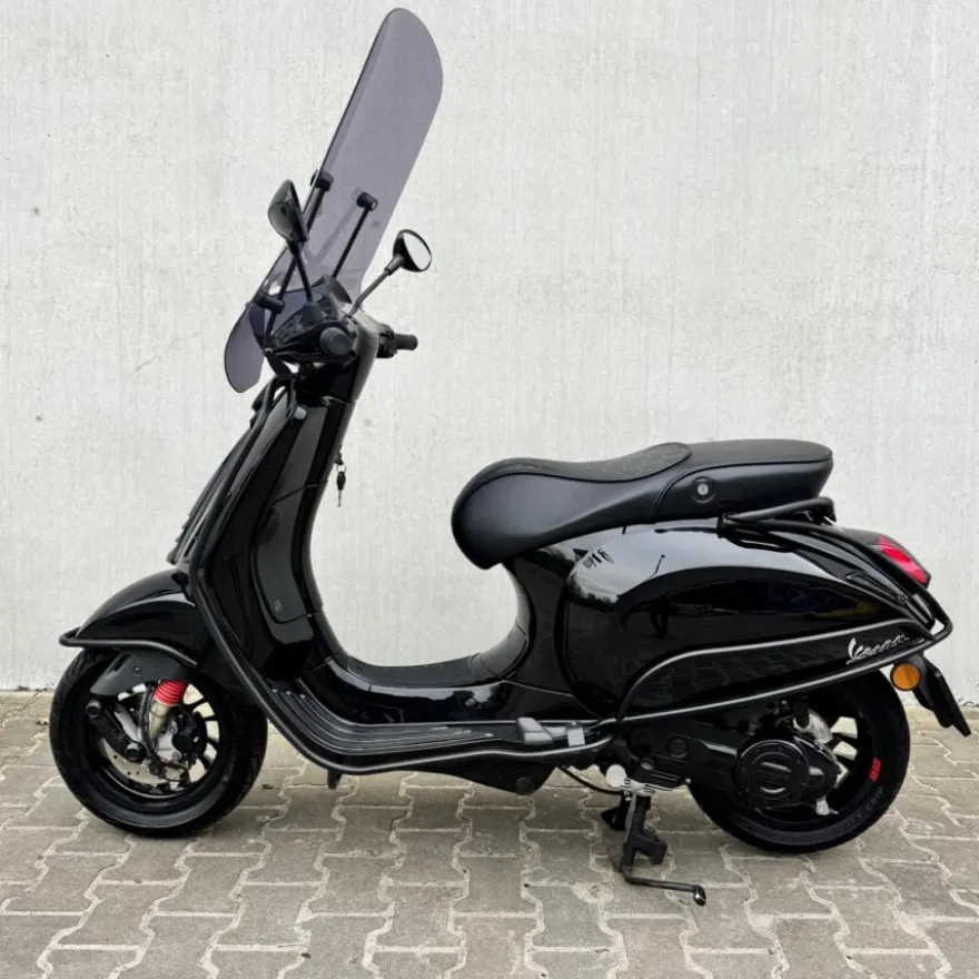 SOLD Vespa Sprint Glans Zwart DRF-53-P