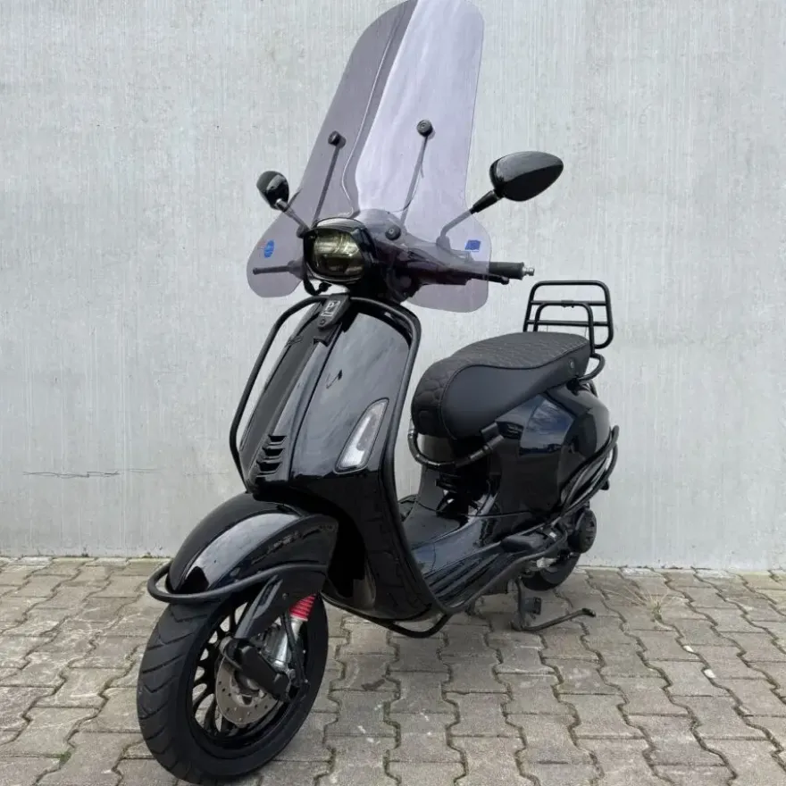 SOLD Vespa Sprint Glans Zwart DRR-75-B