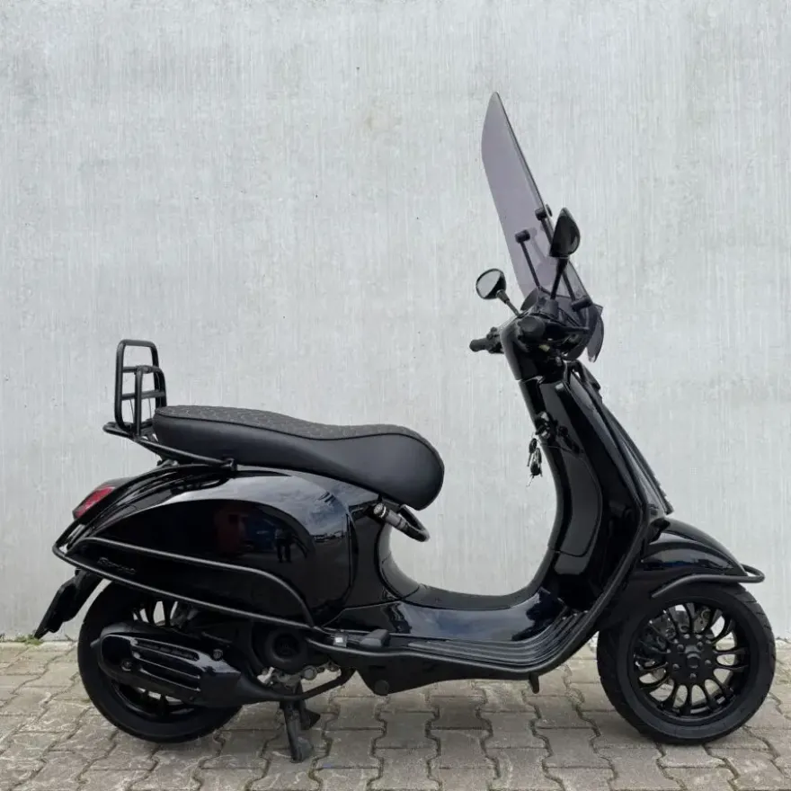 SOLD Vespa Sprint Glans Zwart DRR-75-B