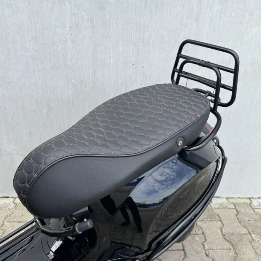 SOLD Vespa Sprint Glans Zwart DRR-75-B
