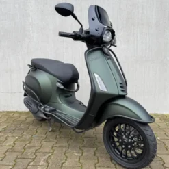 SOLD Vespa Sprint Mat Groen DTS-18-Z