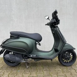 SOLD Vespa Sprint Mat Groen DTS-18-Z