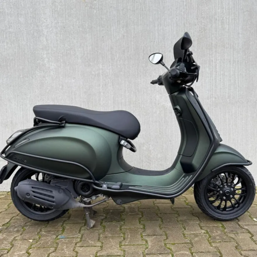 SOLD Vespa Sprint Mat Groen DTS-18-Z