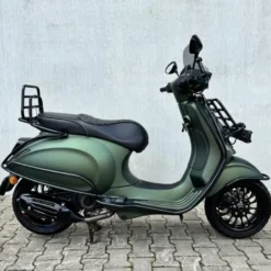 SOLD Vespa Sprint Mat Groen FGT-99-X
