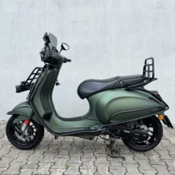 SOLD Vespa Sprint Mat Groen FGT-99-X
