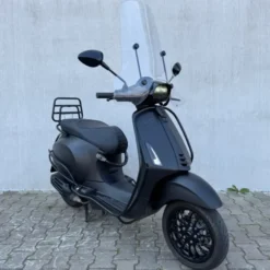 SOLD Vespa Sprint Mat Zwart FBL-02-J