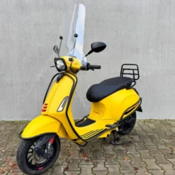 SOLD Vespa Sprint Sport Mat Geel DRS-60-F