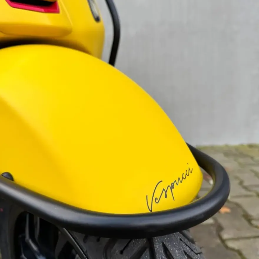 SOLD Vespa Sprint Sport Mat Geel DRS-60-F
