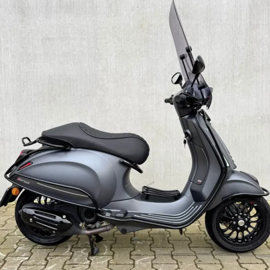 SOLD Vespa Sprint Sport Mat Grijs DTB-60-L