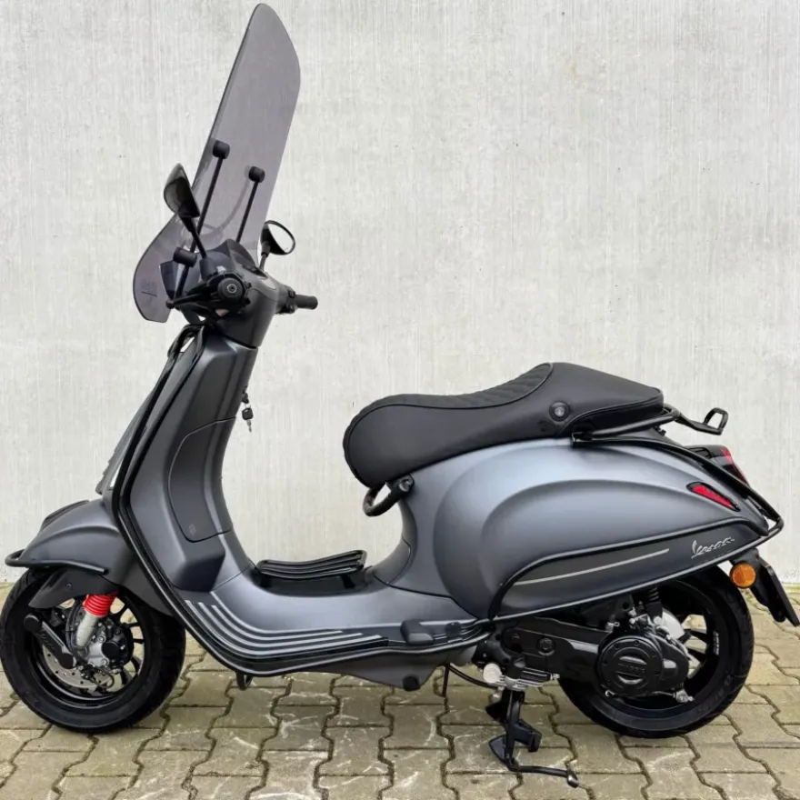 SOLD Vespa Sprint Sport Mat Grijs DTB-60-L