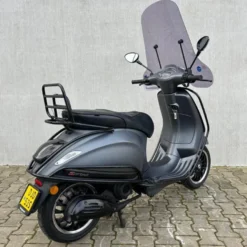 SOLD Vespa Sprint Sport Mat Grijs DJD-53-S