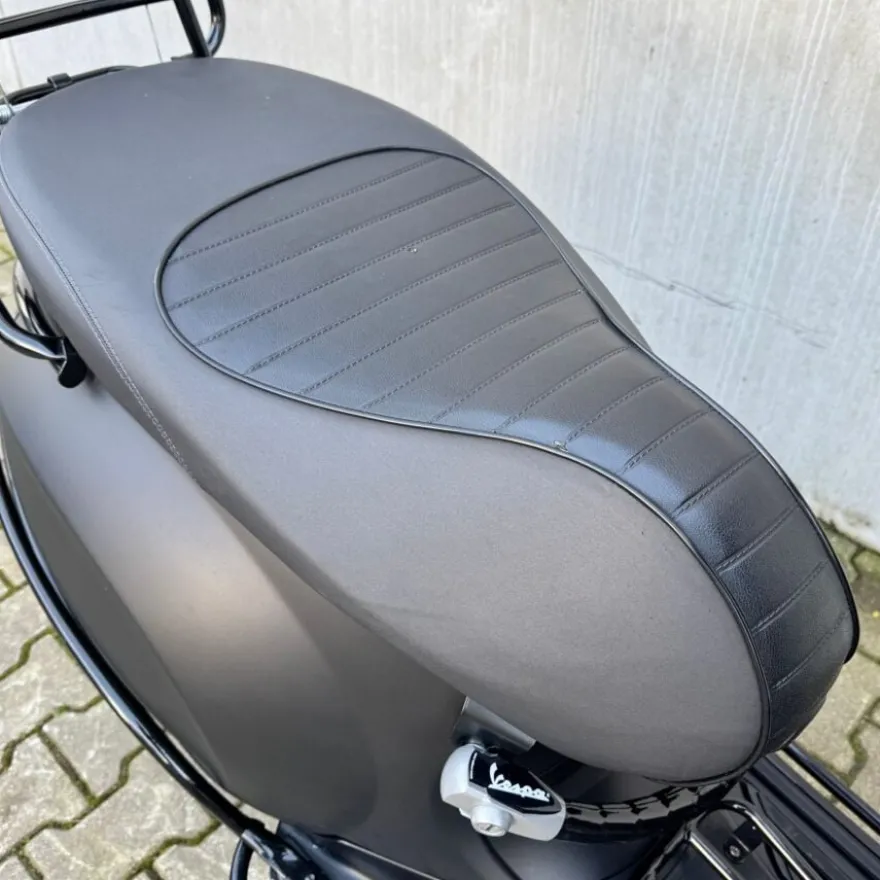 SOLD Vespa Sprint Sport Mat Zwart DXJ-52-H