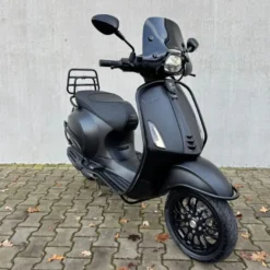 SOLD Vespa Sprint Sport Mat Zwart DZL-26-X
