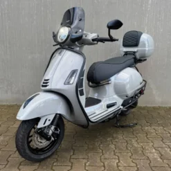 Vespa GTS310 Custom Chalk Grey Akrapovic 2026