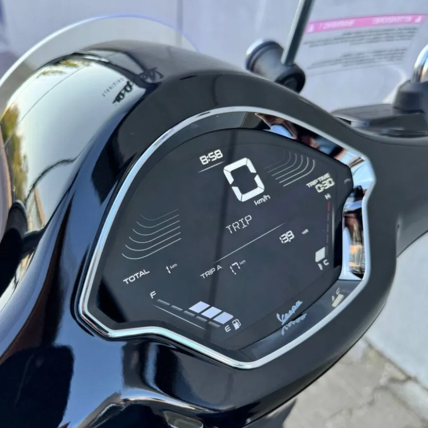 Vespa Primavera Facelift 2026 – Nero Convinto